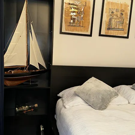 Entire Flat Custom House * London
