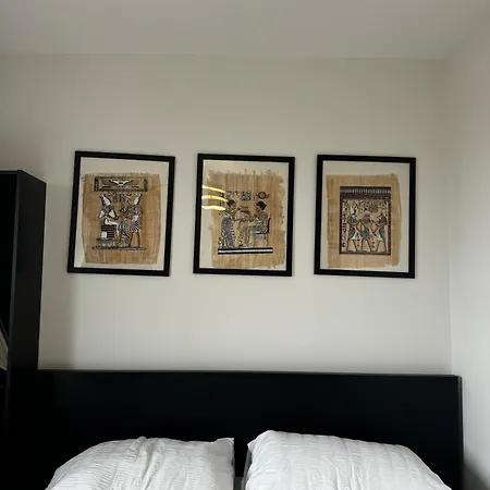 Apartment Entire Flat Custom House London