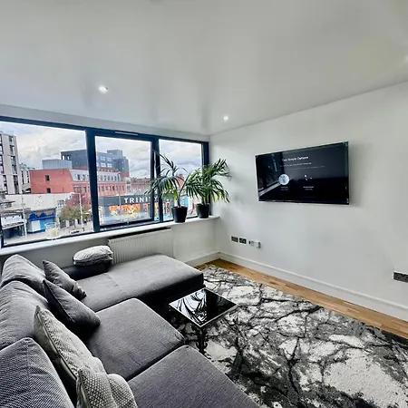 Luxury 2 Bed Entire Apartment-near Tube & Shopping Centre * Harrow