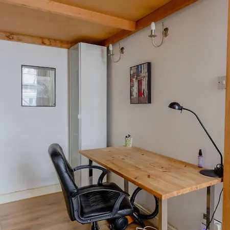 Charming Mezzanine Heart Of Paddington
