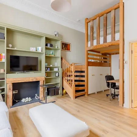 Charming Mezzanine Heart Of Paddington London