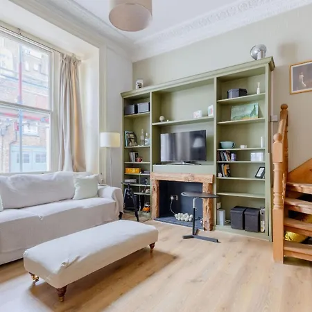 Charming Mezzanine Heart Of Paddington Apartment