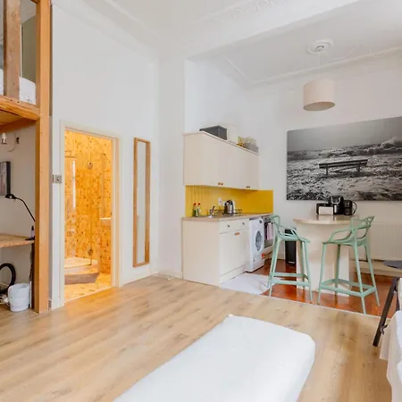 Charming Mezzanine Heart Of Paddington Apartment *