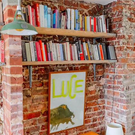 Apartment Chic 1bd Loft-style Flat Heart Of North London