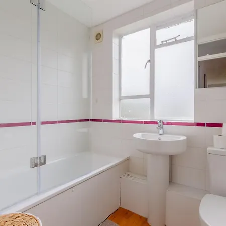 Chic 1bd Loft-style Flat Heart Of North Apartment London