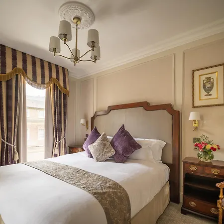 The Leonard Hotel
