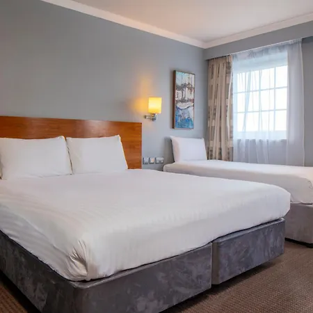 London Aerodrome Hotel, Bw Signature Collection Hotel 4*