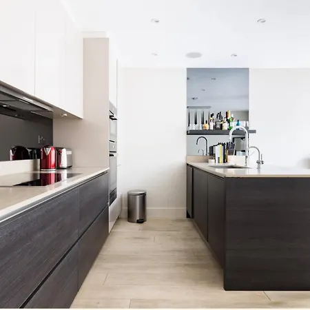 Sweet Hampstead Heath Apartment London