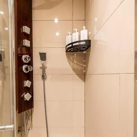 Cosy Double In Limehouse-stephney *