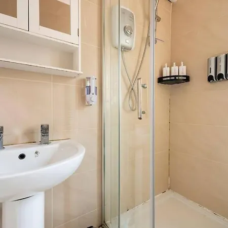 Cosy Double In Limehouse-stephney Homestay London