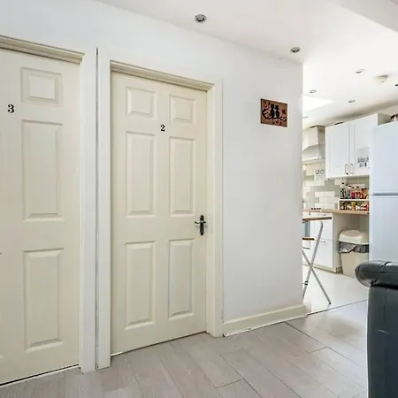 Homestay Cosy Double In Limehouse-stephney London