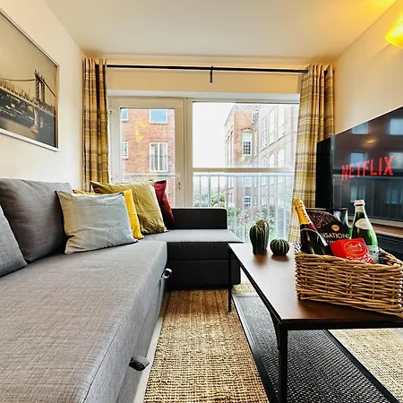 Canarywharf By Sleepy Apartment London