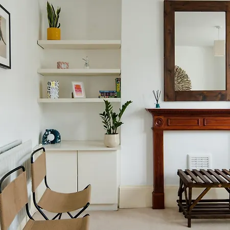 Beautiful Designer Flat In Maida Vale, Sleeps 4 * London