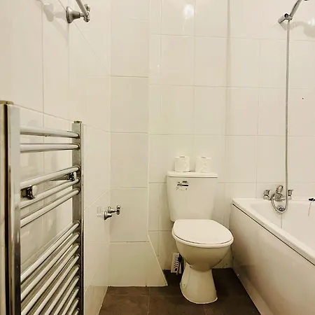 Ensuite Family In Stratford Londra