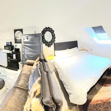 Riverview, Stylish Non Smoking Loft Ensuite 4 Rent
