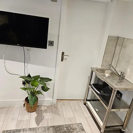 Apartment Riverview, Stylish Non Smoking Loft Ensuite 4 Rent