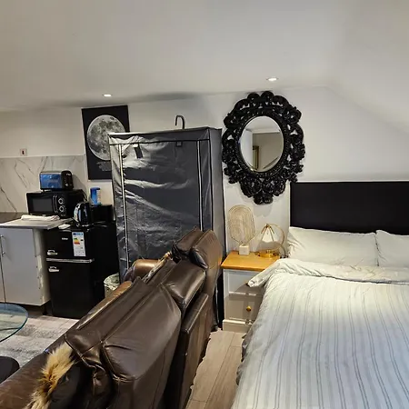 Riverview, Stylish Non Smoking Loft Ensuite 4 Rent Erith