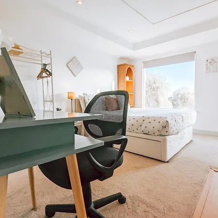 The Isabella By Richmond Park Apartment