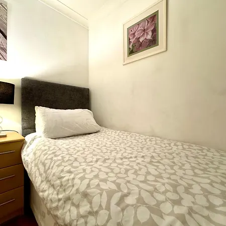 Lovely 2 Bedroom By Wild Apartment *