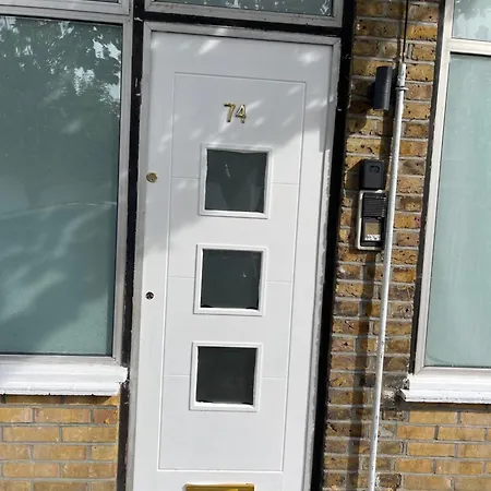 Beautiful Newly Renovated House Sleeps 6 People, Only 12 Minutes By Tube To Oxford Circus