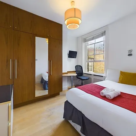 Apartment Luxury 4-bedroom Modern Flat In Steps From Station, Sleeps 9 In Style! *
