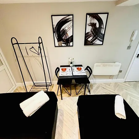 Heathrow Airport * West Drayton (Middlesex)
