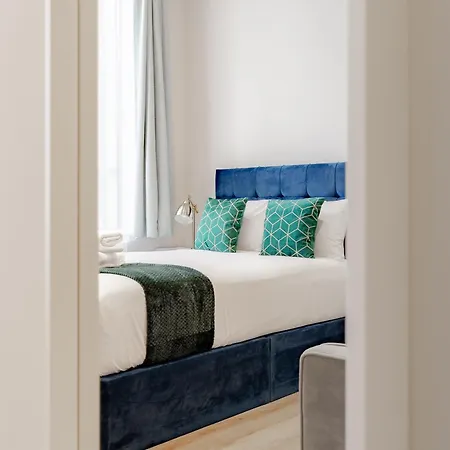 Hyde Park Apartment *