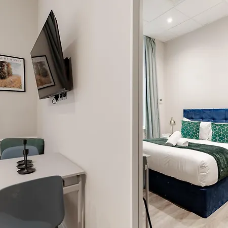 Apartment Hyde Park London