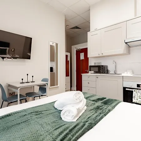 Apartment Hyde Park London