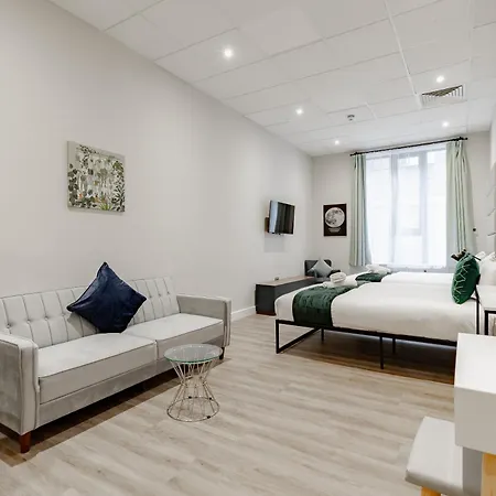 Hyde Park Apartment *