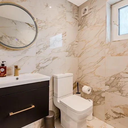 Battersea Spacious Perfect For Family And Groups With Free Parking Sleep 8 Londres
