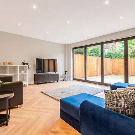 Holiday home Battersea Spacious Perfect For Family And Groups With Free Parking Sleep 8 London