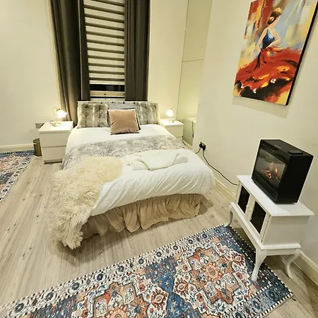 - Private & Fully Equipped * Londra