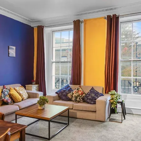 Camden - 3 Bedrooms - Sleeps 6 - Near Underground London