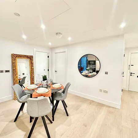 Battersea 2 Bedroom Cosy