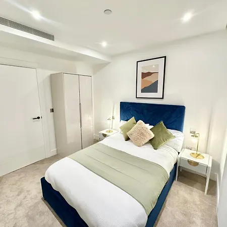 Battersea 2 Bedroom Cosy *