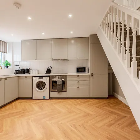 Battersea Spacious Perfect For Family And Groups With Free Parking Sleep 8 Сasa de vacaciones