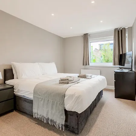 Сasa de vacaciones Battersea Spacious Perfect For Family And Groups With Free Parking Sleep 8 *