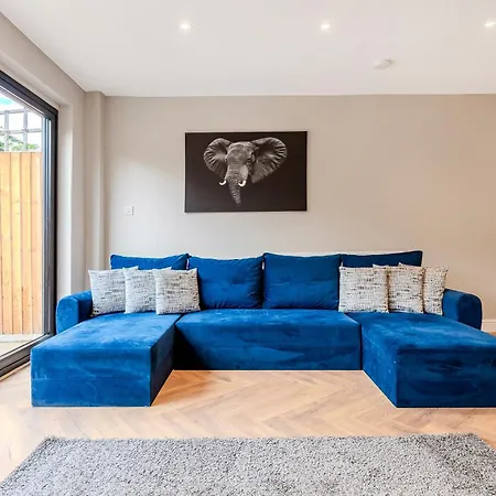 Holiday home Battersea Spacious Perfect For Family And Groups With Free Parking Sleep 8