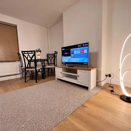 Apartment Flat - Good Access To And More!