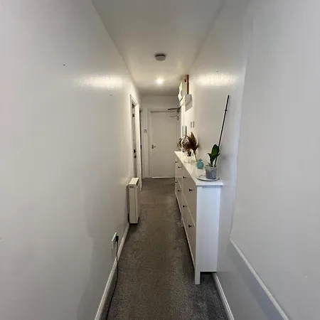 Luxury - Location * London