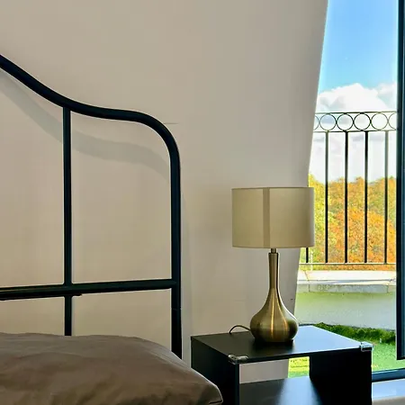 Two Rooms, Balcony, Private Bathroom Guest house *