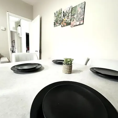 Quirky 3 Bedroom Flat In Shoreditch * London