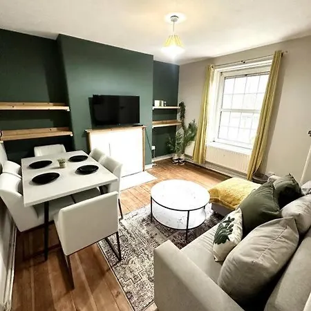 Quirky 3 Bedroom Flat In Shoreditch London