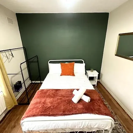 Quirky 3 Bedroom Flat In Shoreditch
