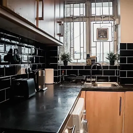 Spacious 3 Bedroom Flat