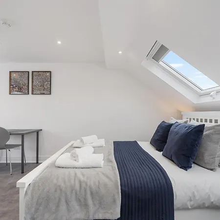 Holiday home 4-bed House Ideal For Families And Corporate Enfield