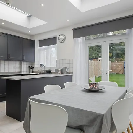 4-bed House Ideal For Families And Corporate *