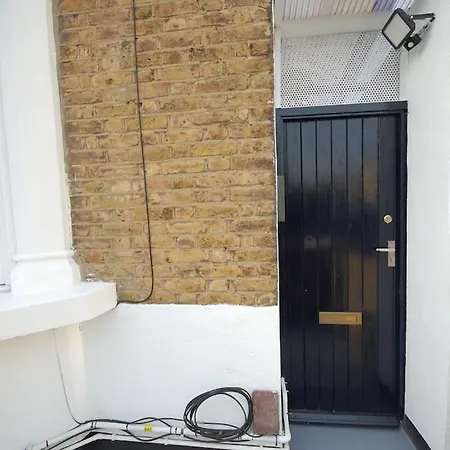 Apartment St 7 - Cosy, Modern Apartment-corbyn St N4 *