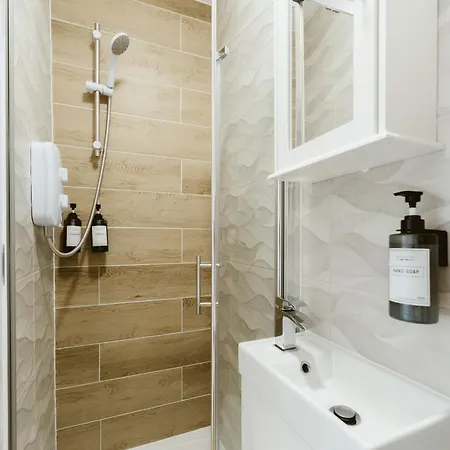 Hotel West Drayton Self Contained